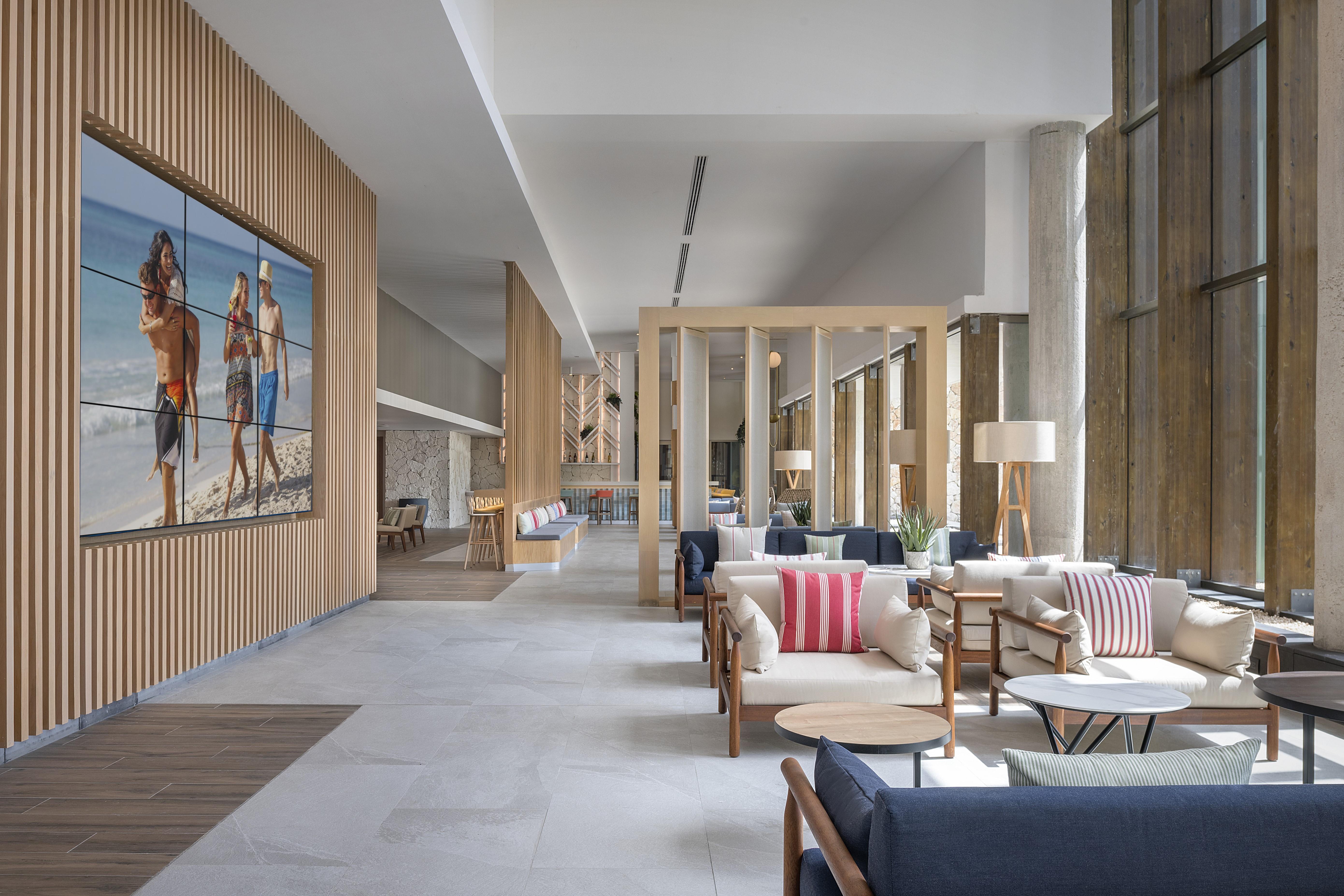 Catalonia Grand Costa Mujeres All Suites & Spa Cancún Exterior foto The lobby of the hotel