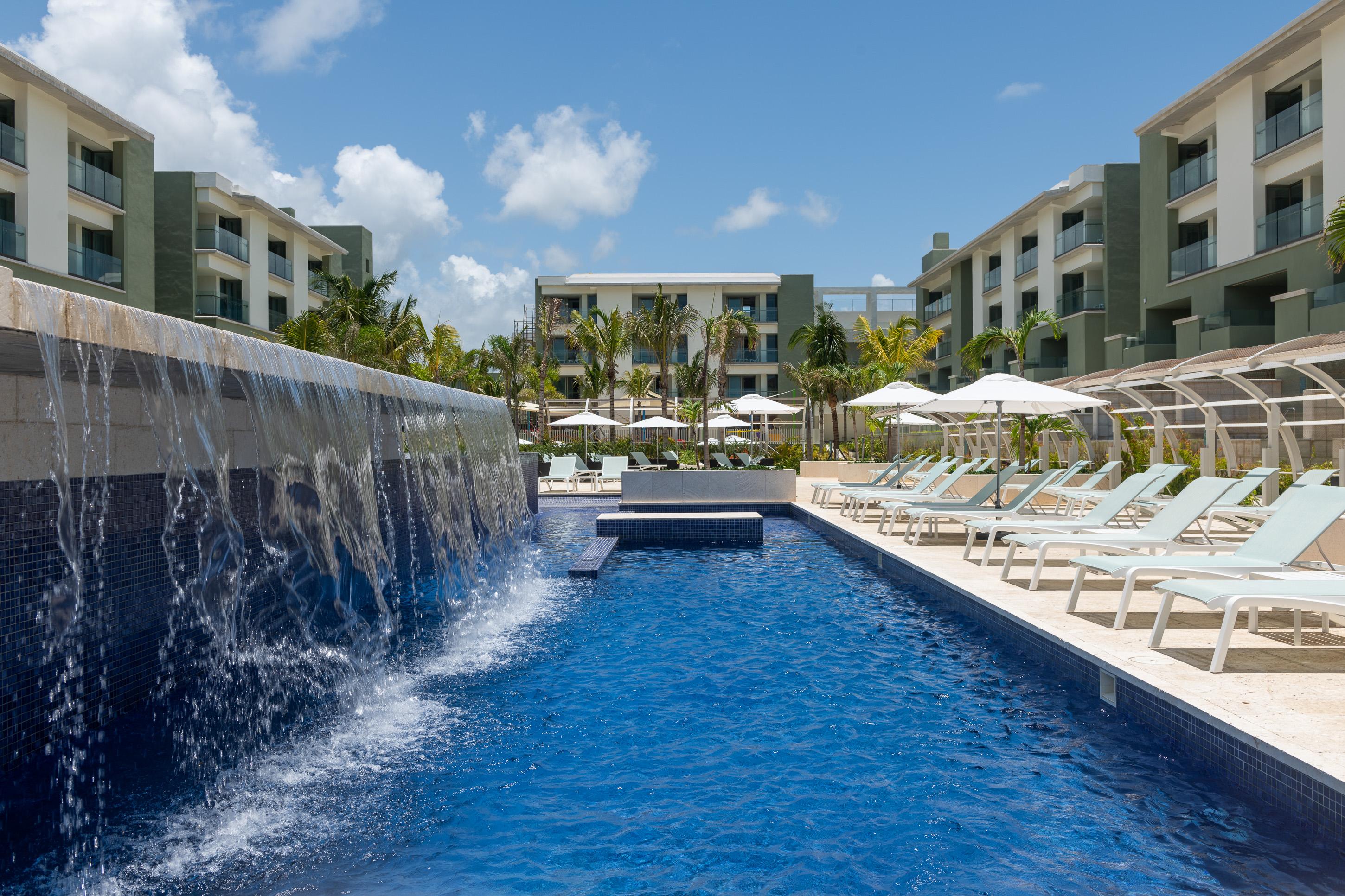 Catalonia Grand Costa Mujeres All Suites & Spa Cancún Exterior foto The Fives Beach Hotel & Residences