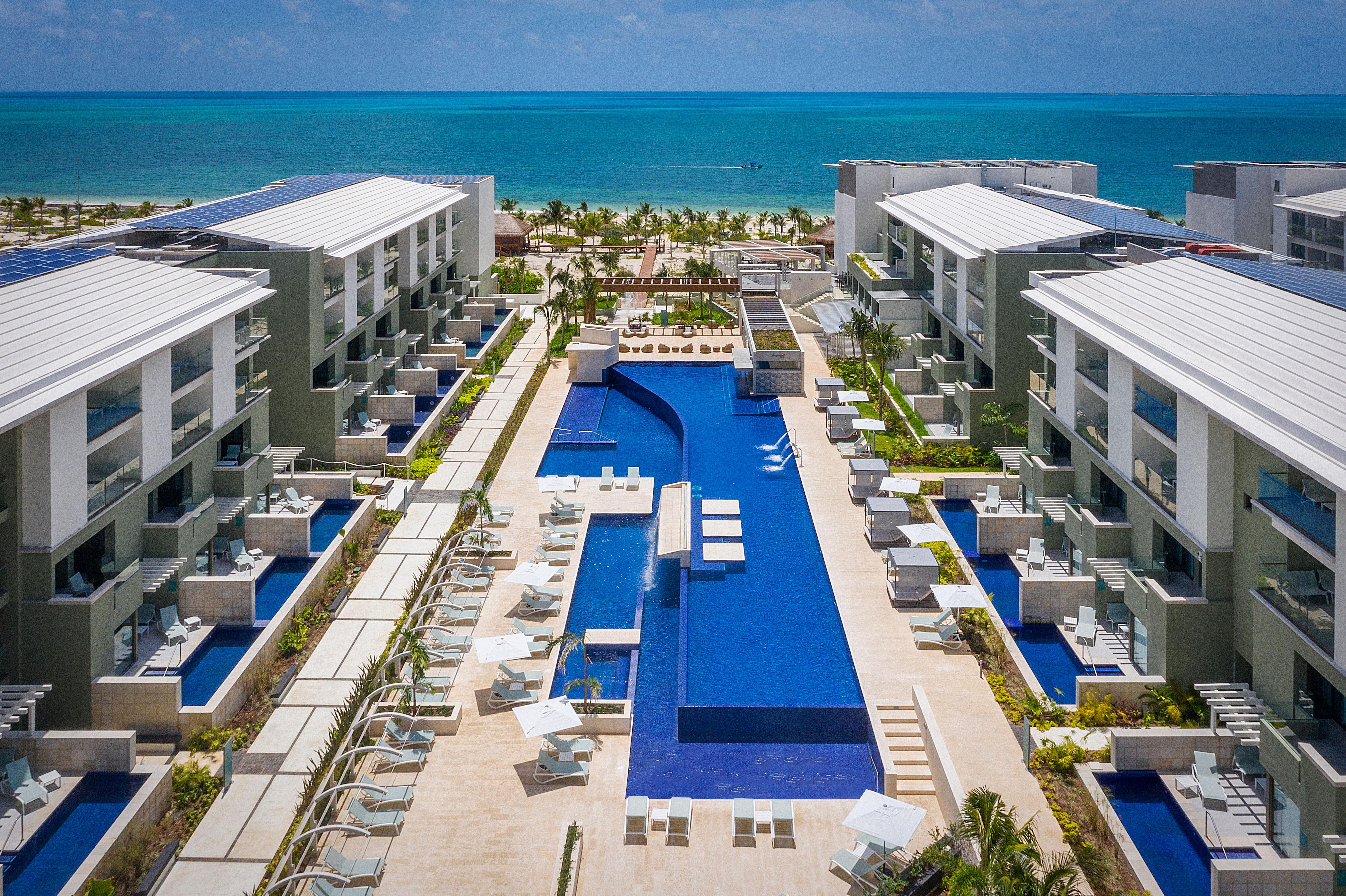 Catalonia Grand Costa Mujeres All Suites & Spa Cancún Exterior foto Aerial view of the resort